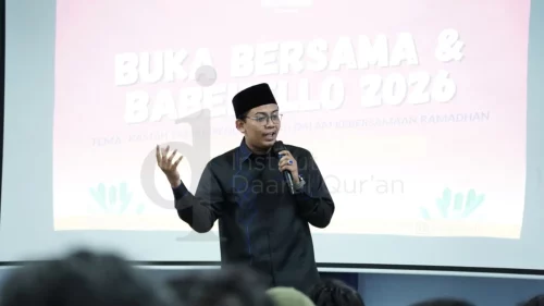 Alumni IDAQU Jakarta sedang mengajar di Sekolah Internasional